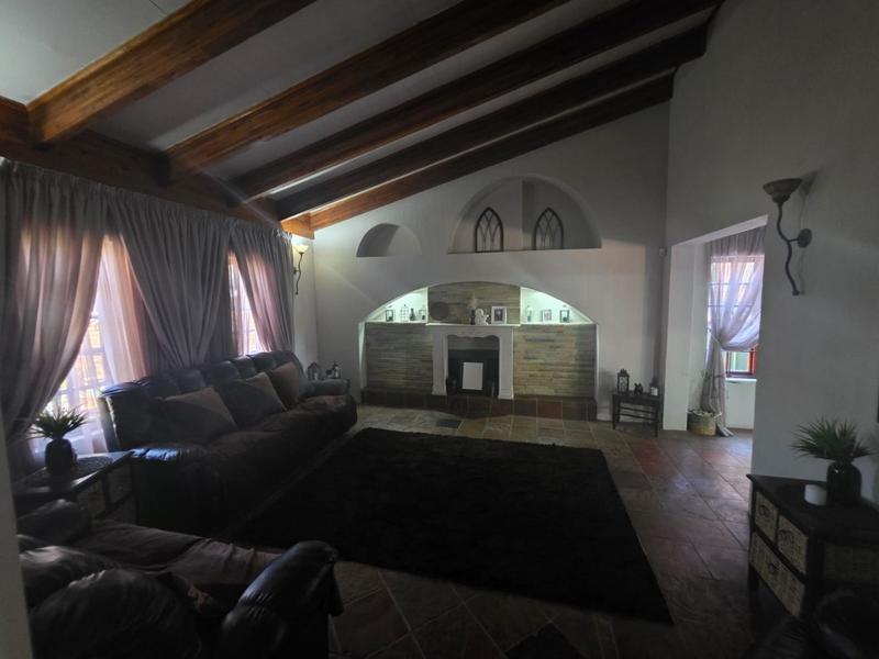 5 Bedroom Property for Sale in Greenhills Gauteng