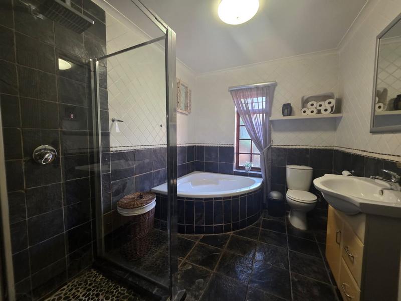 5 Bedroom Property for Sale in Greenhills Gauteng
