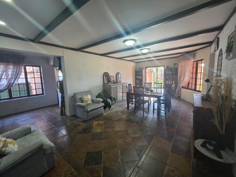 5 Bedroom Property for Sale in Greenhills Gauteng