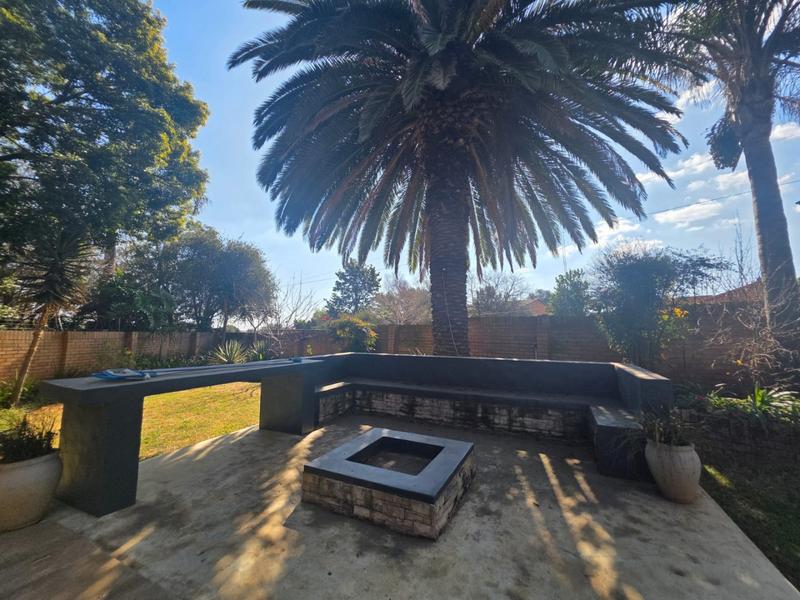 5 Bedroom Property for Sale in Greenhills Gauteng