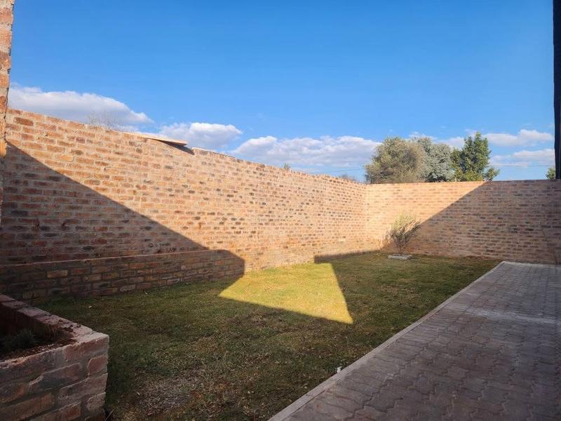 To Let 3 Bedroom Property for Rent in Raslouw Gauteng