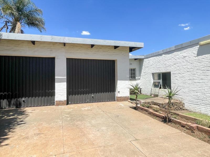 4 Bedroom Property for Sale in Erasmia Gauteng