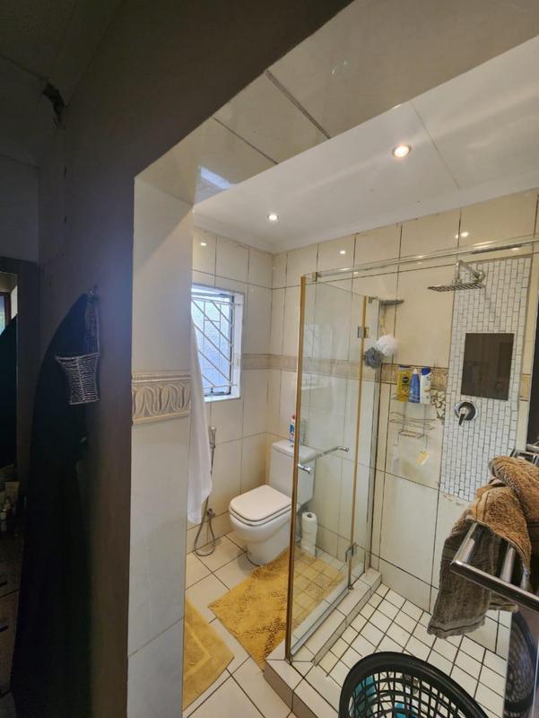 5 Bedroom Property for Sale in Erasmia Gauteng