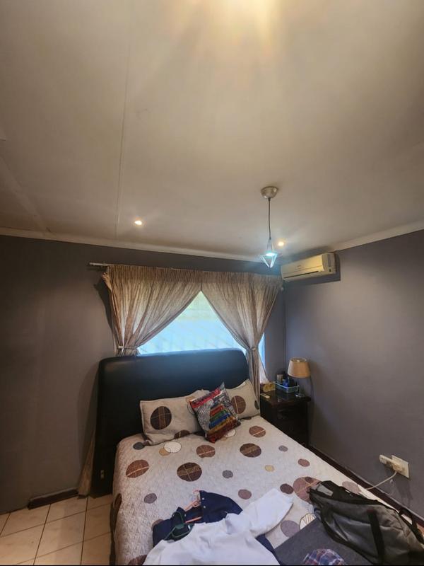 5 Bedroom Property for Sale in Erasmia Gauteng