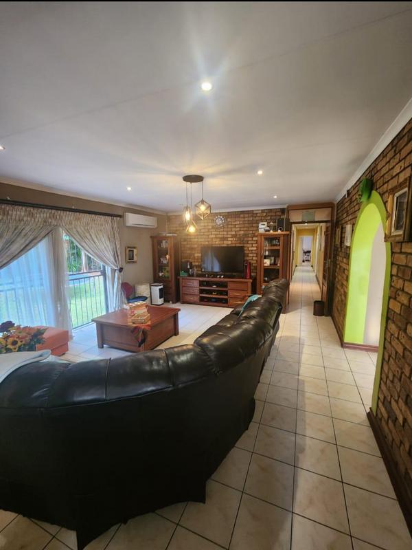 5 Bedroom Property for Sale in Erasmia Gauteng