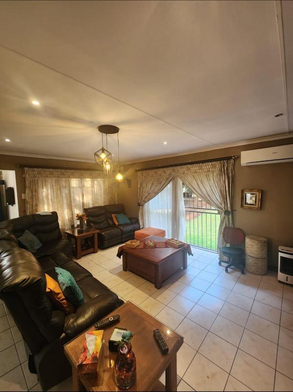 5 Bedroom Property for Sale in Erasmia Gauteng