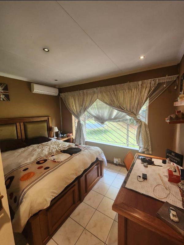 5 Bedroom Property for Sale in Erasmia Gauteng