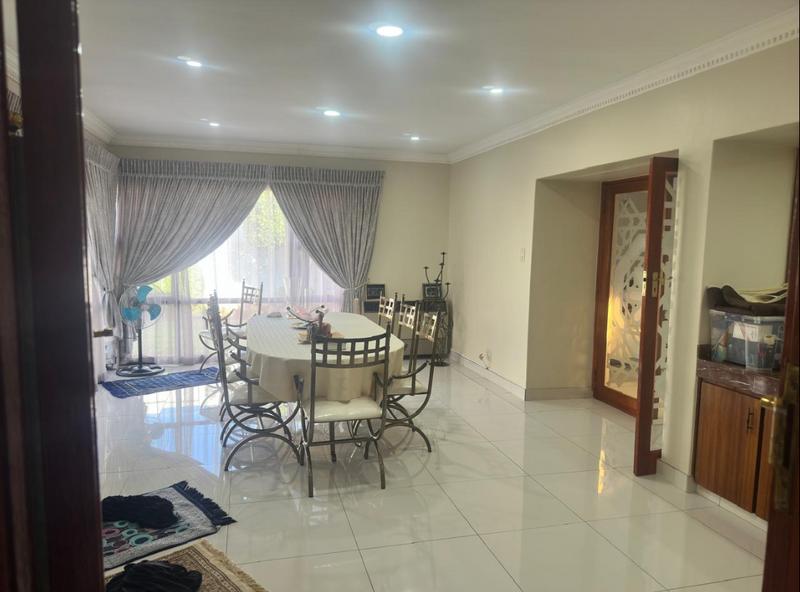 5 Bedroom Property for Sale in Claudius Gauteng