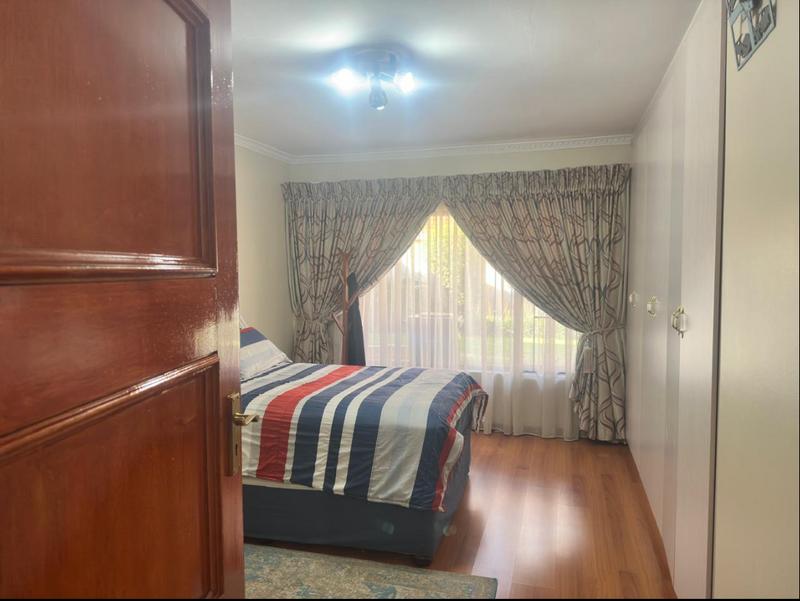 5 Bedroom Property for Sale in Claudius Gauteng