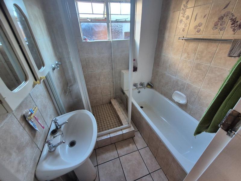 2 Bedroom Property for Sale in Pretoria North Gauteng