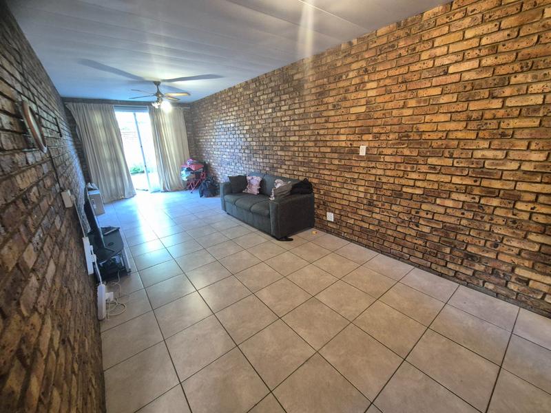 2 Bedroom Property for Sale in Pretoria North Gauteng