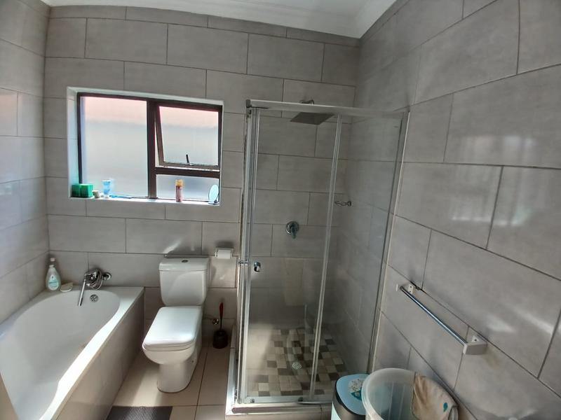 3 Bedroom Property for Sale in The Orchards Gauteng