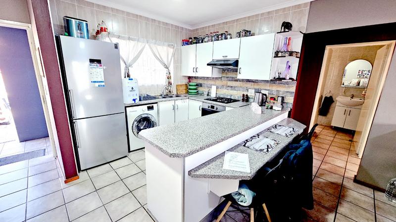 2 Bedroom Property for Sale in New Redruth Gauteng