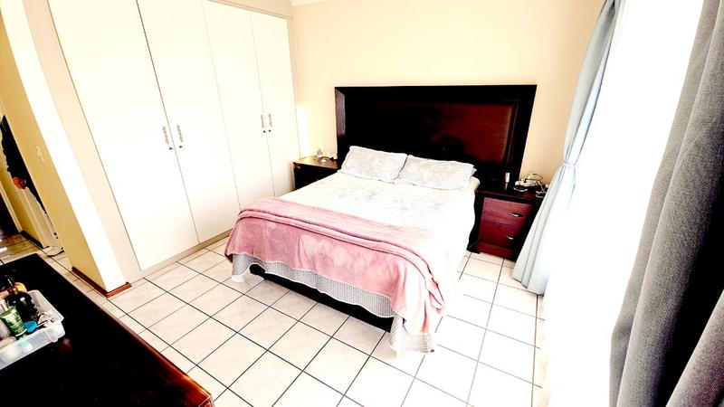 2 Bedroom Property for Sale in New Redruth Gauteng