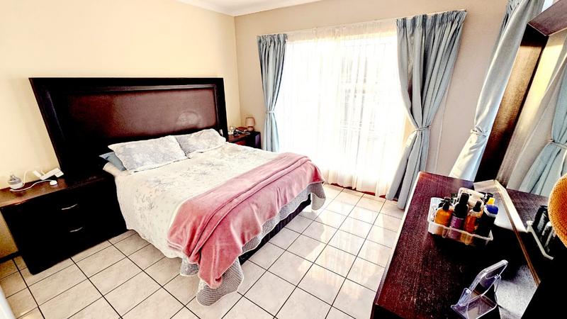 2 Bedroom Property for Sale in New Redruth Gauteng