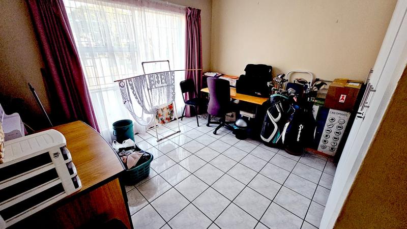 2 Bedroom Property for Sale in New Redruth Gauteng