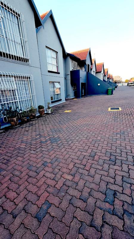 2 Bedroom Property for Sale in New Redruth Gauteng
