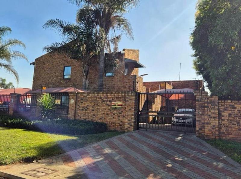 To Let 4 Bedroom Property for Rent in Sunward Park Gauteng