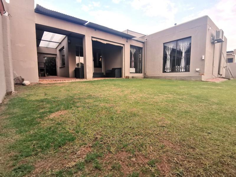 3 Bedroom Property for Sale in Roodekrans Gauteng