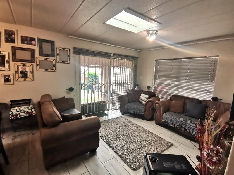3 Bedroom Property for Sale in Roodekrans Gauteng