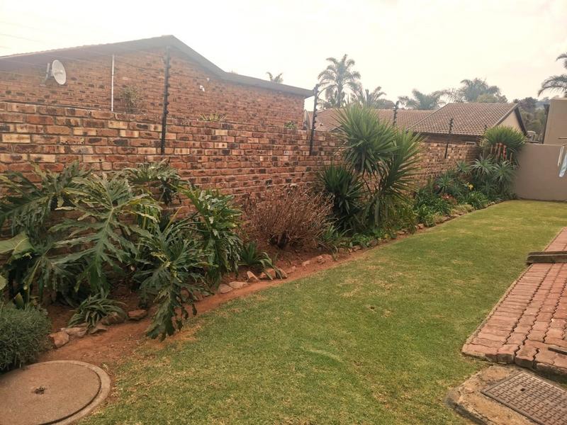 3 Bedroom Property for Sale in Roodekrans Gauteng