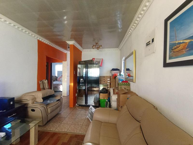 To Let 2 Bedroom Property for Rent in Phiri Gauteng