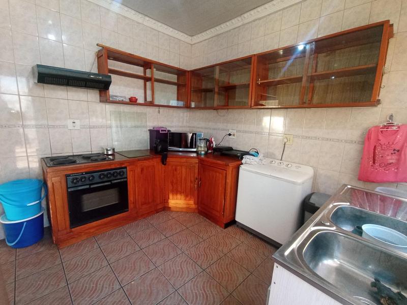 To Let 2 Bedroom Property for Rent in Phiri Gauteng