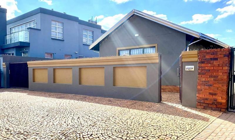 To Let 2 Bedroom Property for Rent in Protea North Gauteng