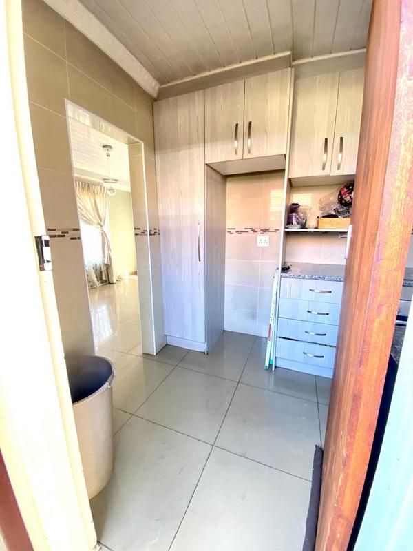 To Let 2 Bedroom Property for Rent in Protea North Gauteng
