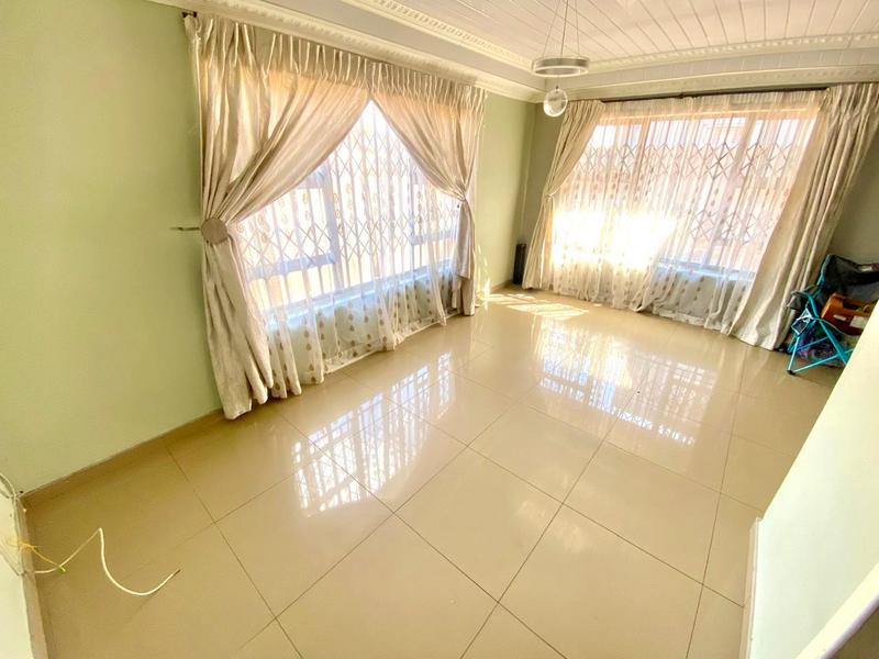 To Let 2 Bedroom Property for Rent in Protea North Gauteng