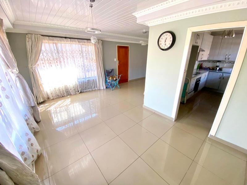 To Let 2 Bedroom Property for Rent in Protea North Gauteng
