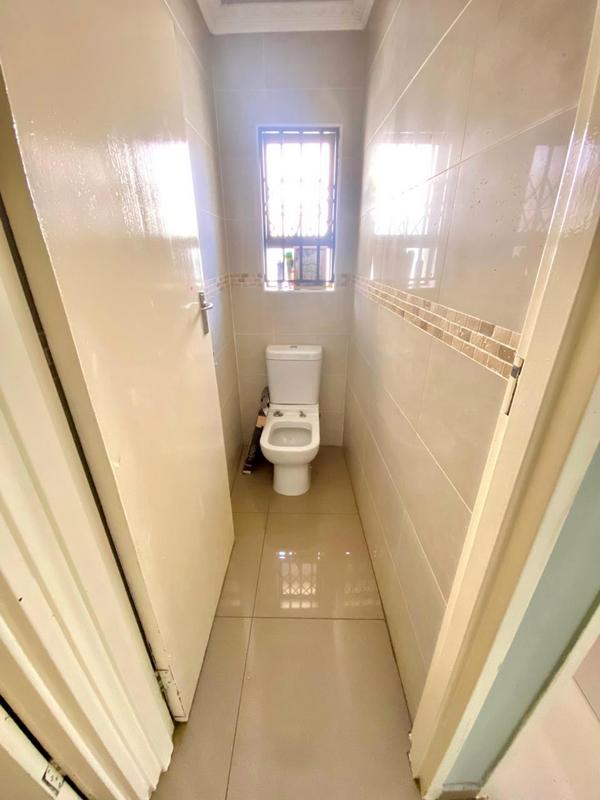 To Let 2 Bedroom Property for Rent in Protea North Gauteng