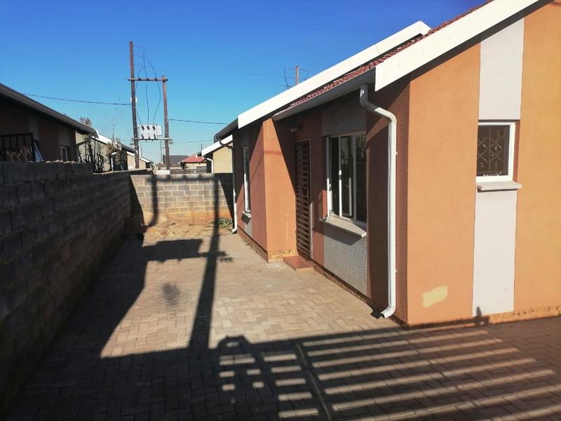 2 Bedroom Property for Sale in Palm Springs Gauteng