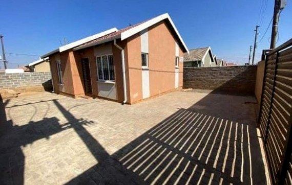 2 Bedroom Property for Sale in Palm Springs Gauteng