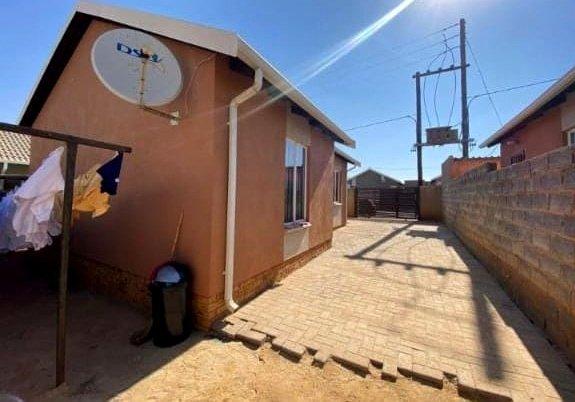 2 Bedroom Property for Sale in Palm Springs Gauteng