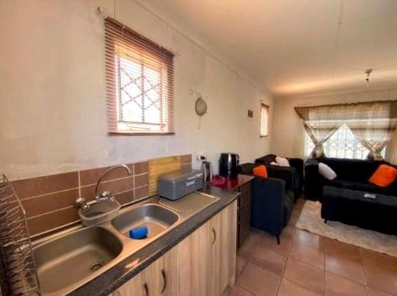 2 Bedroom Property for Sale in Palm Springs Gauteng