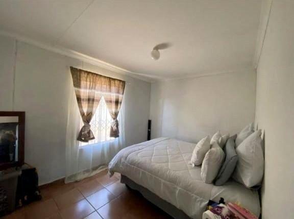 2 Bedroom Property for Sale in Palm Springs Gauteng
