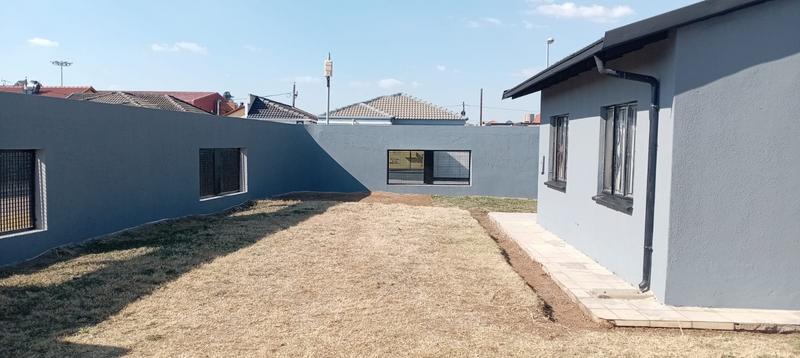 To Let 2 Bedroom Property for Rent in Dobsonville Gauteng