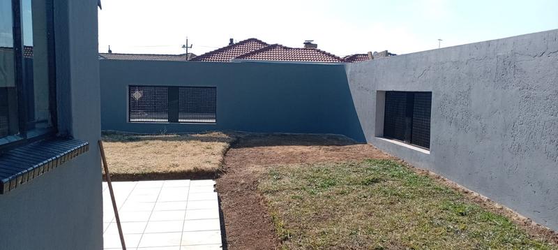 To Let 2 Bedroom Property for Rent in Dobsonville Gauteng