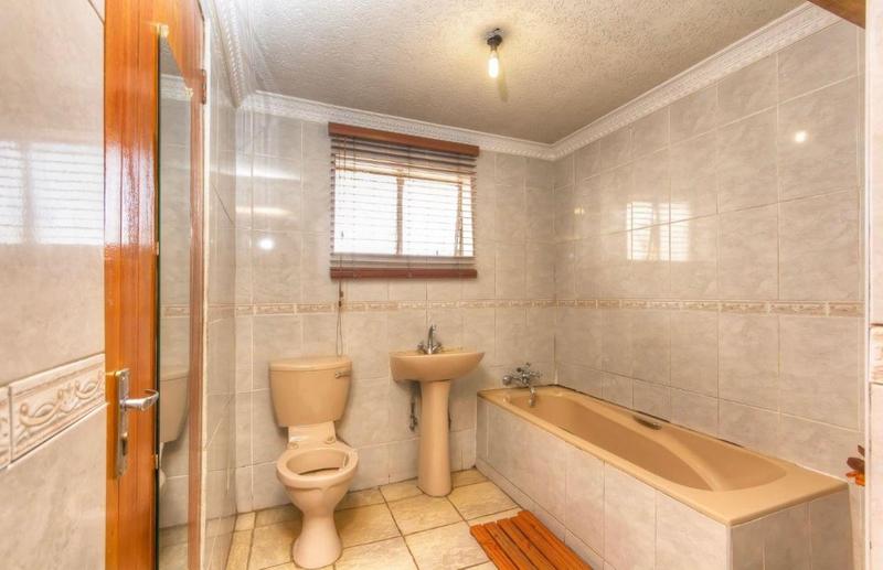 To Let 2 Bedroom Property for Rent in Phiri Gauteng