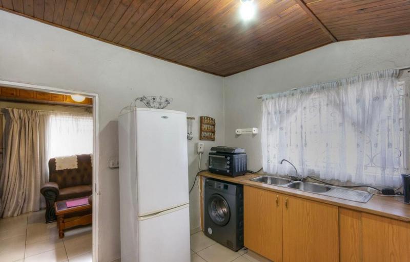 To Let 2 Bedroom Property for Rent in Phiri Gauteng