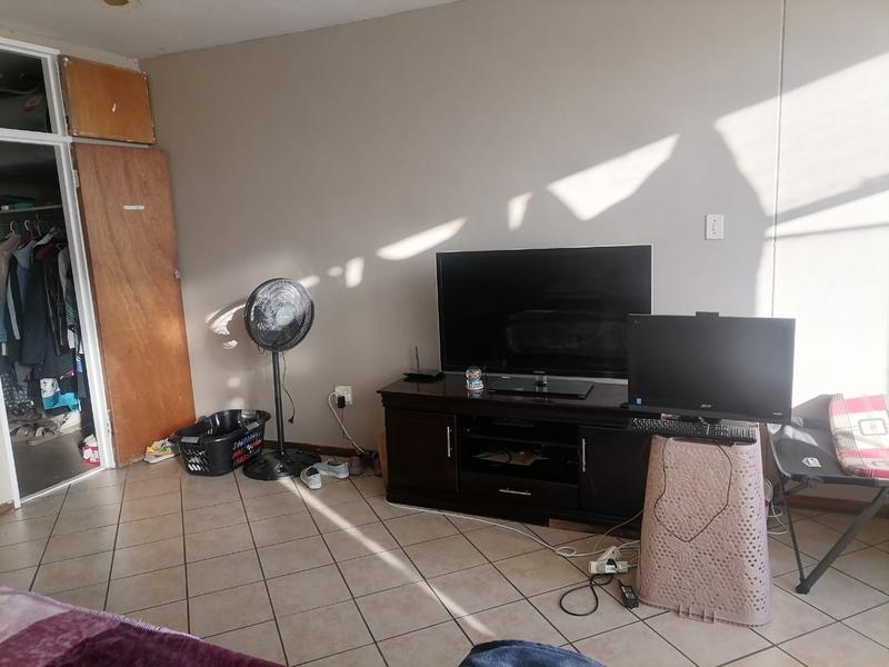 To Let 1 Bedroom Property for Rent in Sunnyside Gauteng