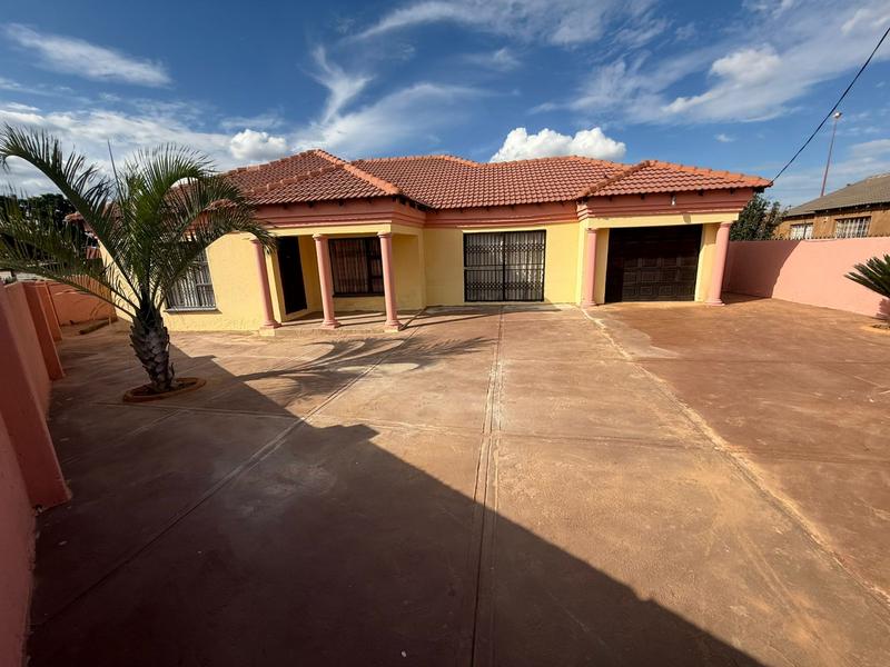 6 Bedroom Property for Sale in Soshanguve Gauteng