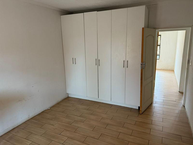 6 Bedroom Property for Sale in Soshanguve Gauteng