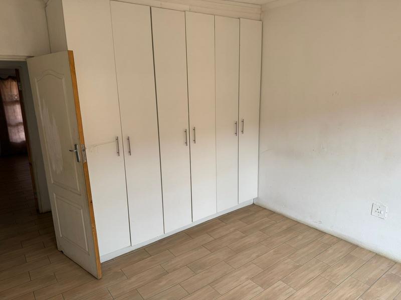 6 Bedroom Property for Sale in Soshanguve Gauteng