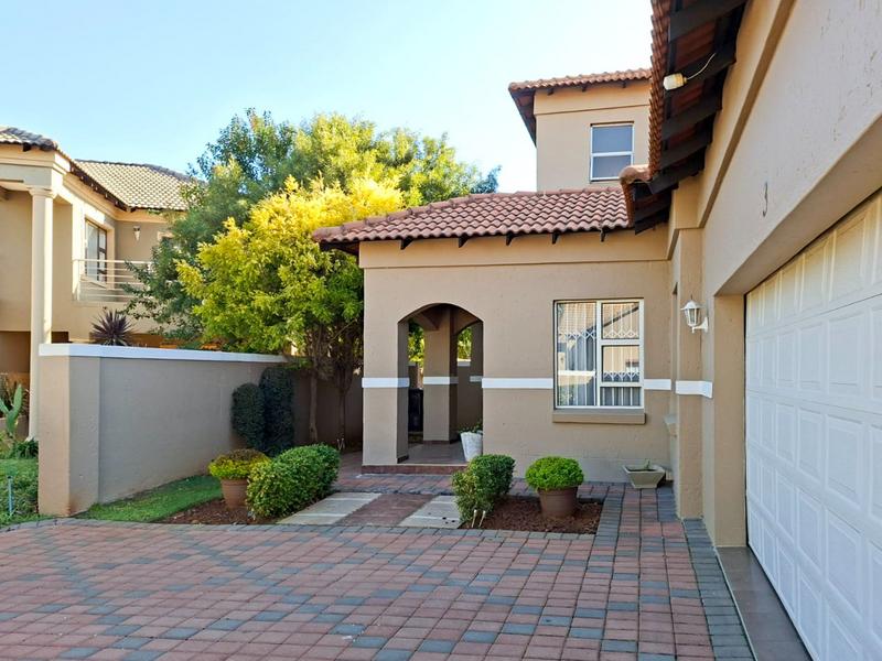 To Let 3 Bedroom Property for Rent in Midstream Estate Gauteng