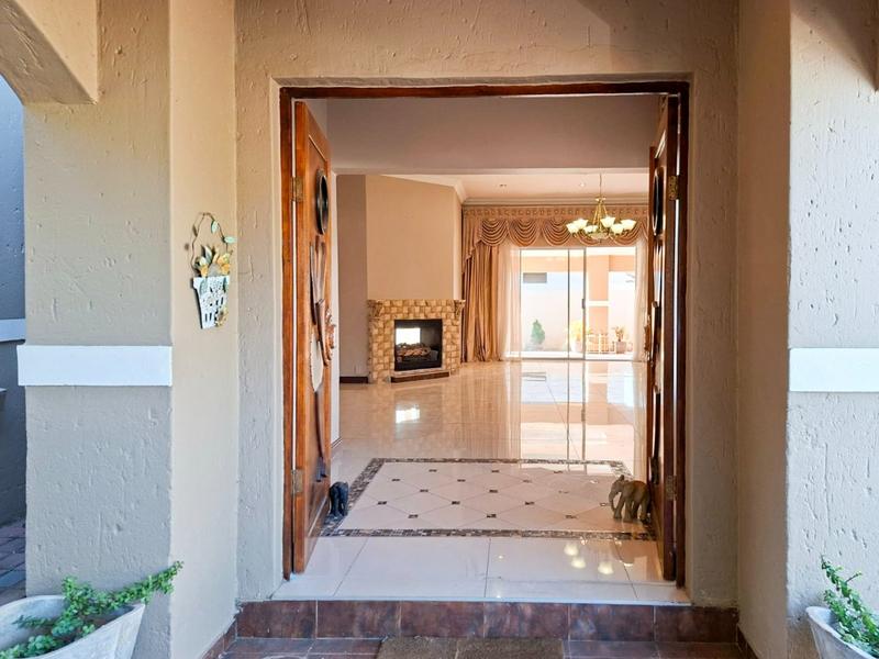 To Let 3 Bedroom Property for Rent in Midstream Estate Gauteng