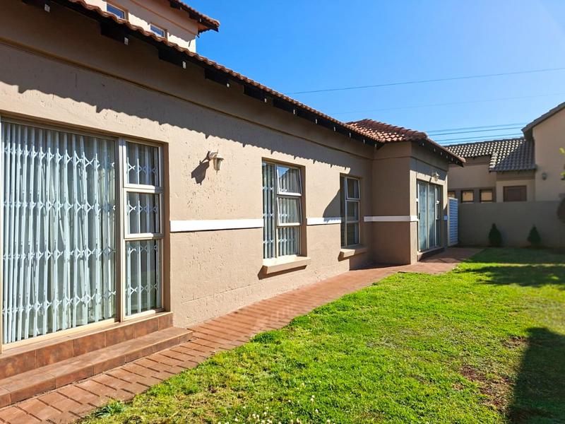 To Let 3 Bedroom Property for Rent in Midstream Estate Gauteng