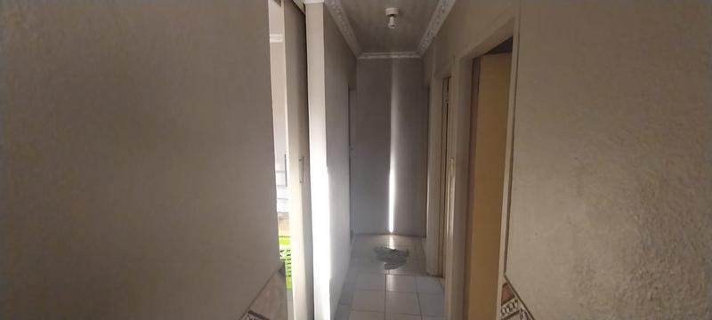 2 Bedroom Property for Sale in Clayville Gauteng
