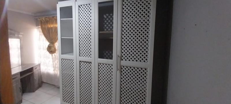 2 Bedroom Property for Sale in Clayville Gauteng